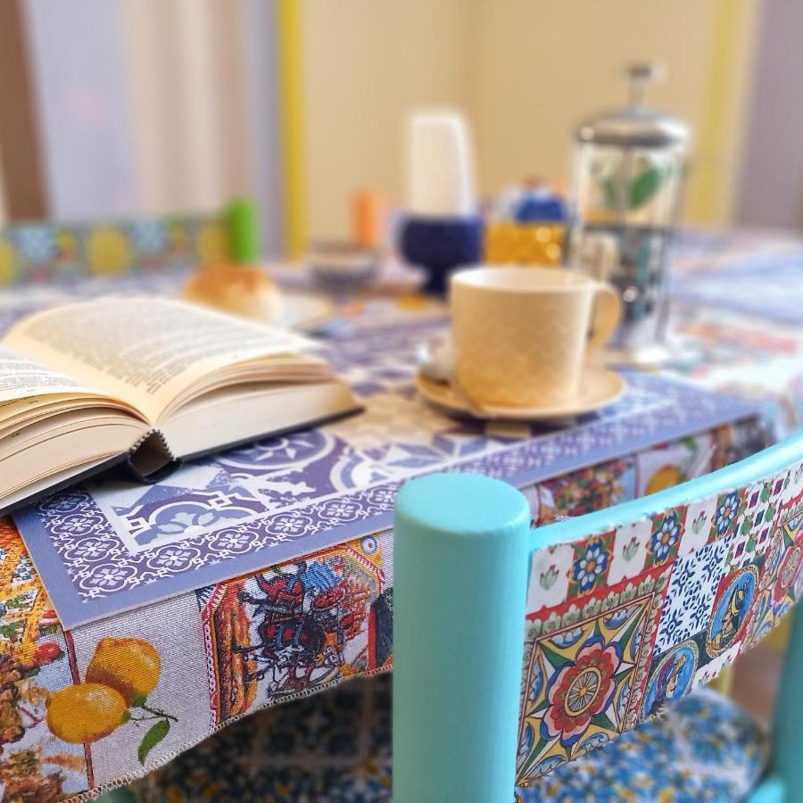 לינה וארוחת בוקר פלרמו Bed&Book Palazzo Cutelli מראה חיצוני תמונה